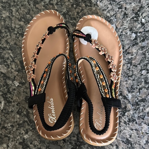 Kinlida Embellished Black and Tan Sandals NWOT 9 - Picture 10 of 10